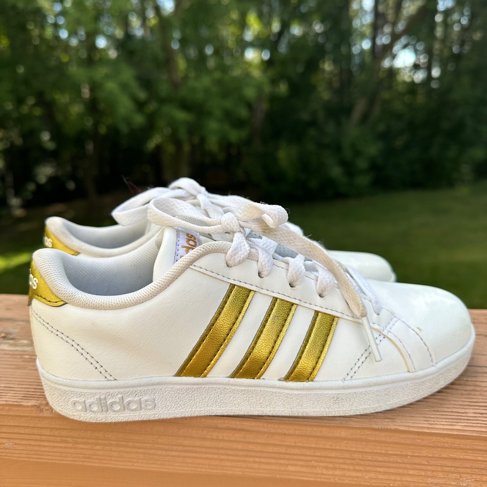 Adidas Neo Baseline‎ K White Gold Stripe Sneakers Kids Size 2 Kids 👦 Shoes